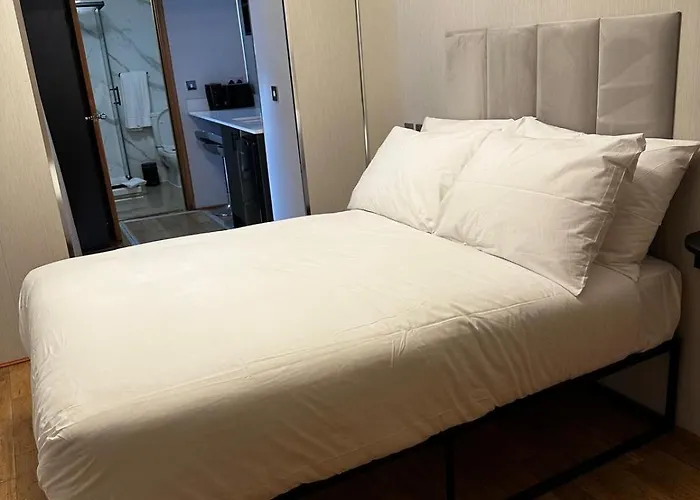 Fb1-Spacious Basement Studio Flat Fits 2- Near Hyde Park